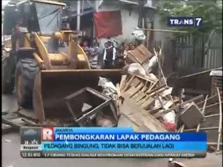 Ratusan PKL Ditertibkan Petugas