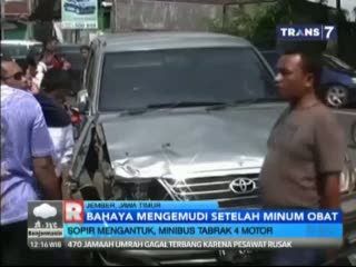 Sopir Mengantuk, Minibus Tabrak 4 Motor