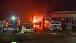 14 Kapal Berukuran Besar Terbakar 
