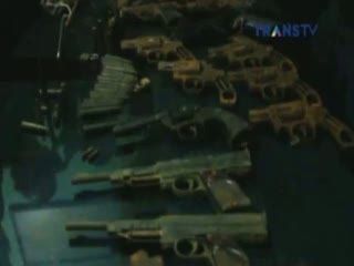 Pemancing Temukan 13 Pucuk Senjata di Pinggir Sungai Siak