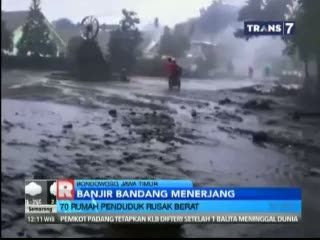 Dahsyatnya Banjir Bandang Terjang Pemukiman Warga di Bondowoso