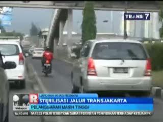 Pro Kontra Kebijakan Mobil Pribadi Boleh Melintas di Jalur Transj