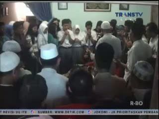 Pemakaman Korban Tewas Disenggol Bus Polisi