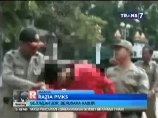 Tak Terima Lapaknya Dibongkar Satpol PP, Pedagang Mengamuk