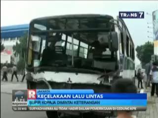 Menerobos Lampu Merah, Kopaja Tabrak Sepeda Motor