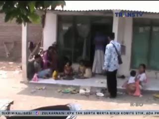 Seorang Balita Punya Kebiasaan Buruk Makan Bedak