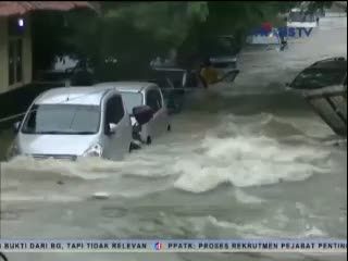Dua Wisatawan Meninggal dan Satu Hilang Diterjang Banjir