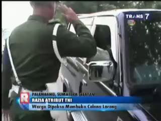 Razia Atribut TNI, Warga Dipaksa Melepas Celana Loreng oleh Petugas