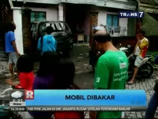 Mobil Milik Pemda Sidoarjo Dibakar Orang Tak Dikenal