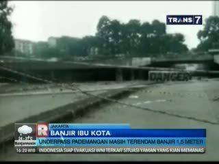 Underpass Pademangan Masih Terendam Banjir 1,5 Meter