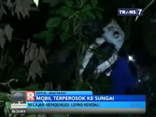 Belajar Nyetir, Mobil Terperosok ke Sungai