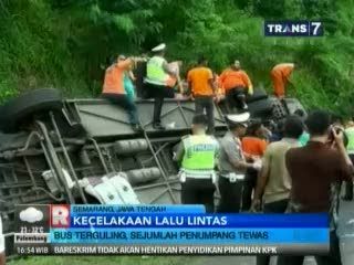 Bus Terguling di Semarang, 8 Tewas