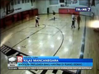 Pebasket Banting Pemain Lawan Seorang Guru Wanita