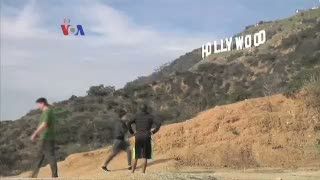 Jelang Oscar, Selfie di Dekat Papan Hollywood Bikin Risih