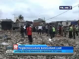 Pembangunan Bangunan Liar Diwarnai Aksi Protes Warga