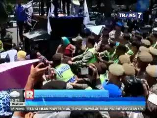 Demo Ricuh, Wanita Pingsan Terinjak