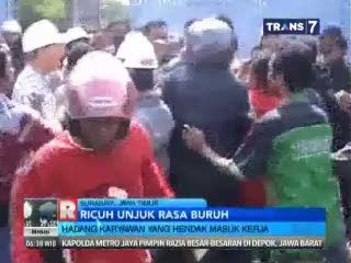 Hadang Karyawan Pabrik, Pengunjuk Rasa Ricuh