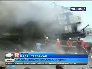 Dua Kapal Nelayan dan Satu Sepeda Motor Terbakar di Muara Angke