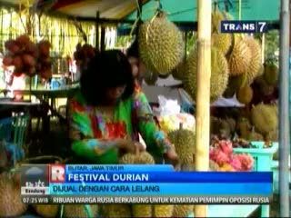 Lelang Durian di Festival Durian