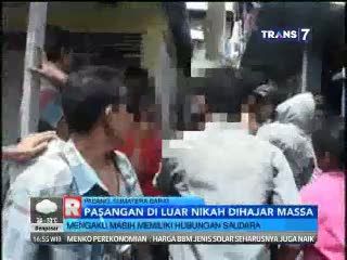 Warga Amuk Pasangan Luar Nikah yang Kepergok Berbuat Mesum