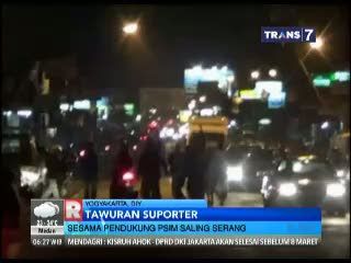 Dua Kubu Suporter Pendukung Kesebelasan yang Sama Terlibat Tawuran
