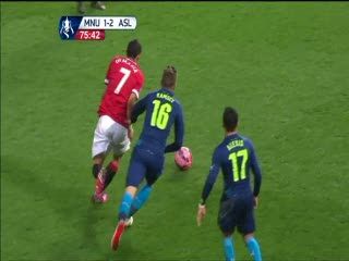 Di Maria Dikartu Merah, MU Disingkirkan Arsenal