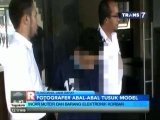 Fotografer Abal-abal Tusuk Model