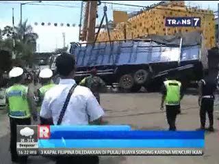 Kecelakaan di Pintu Perlintasan Kereta Api