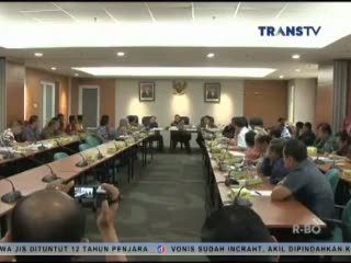 Anggota DPRD dan Gubernur DKI Belum Terima Gaji