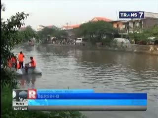 Bersih-bersih Kali Massal