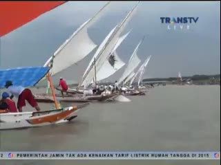 Lomba Perahu Layar di Surabaya Diwarnai Tabrakan Perahu