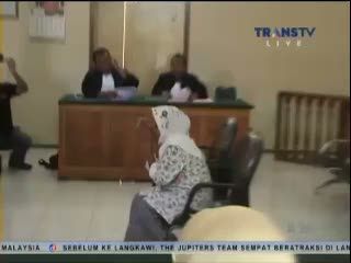 Masyarakat Desa Hutan Prihatin Kasus Nenek Asyani