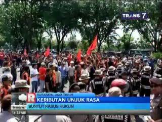 Saling Ejek Picu Keributan Antar Pendemo
