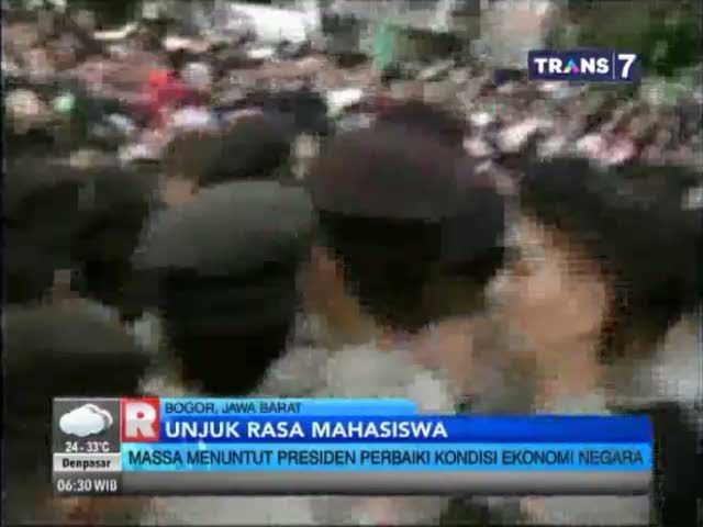 Demo Mahasiswa Menuntut Presiden Perbaiki Kondisi Ekonomi Negara