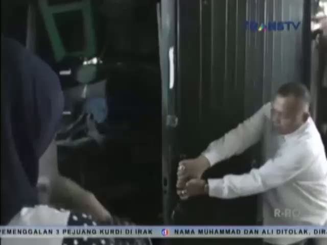 Pedagang Blok F Tanah Abang Mengamuk Lantaran Kios Mereka Disegel
