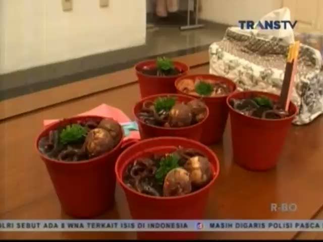 Nikmatnya Es Krim Cacing yang Bikin Ketagihan