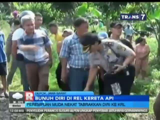 Perempuan Muda Tabrakkan Diri ke KRL