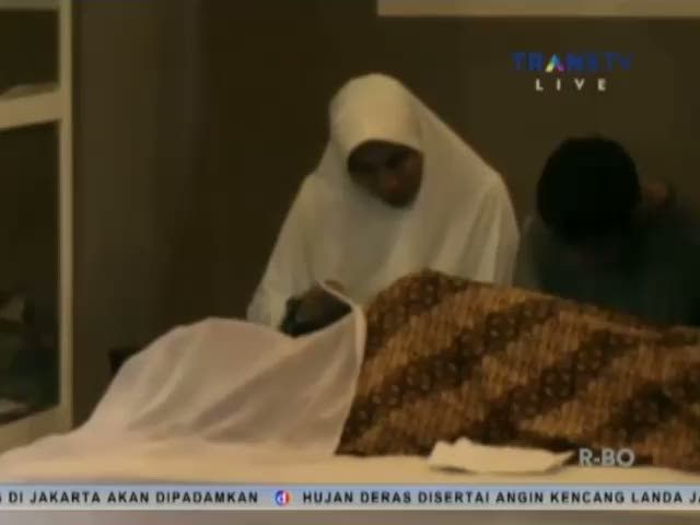 Yanni Trio Libels Wafat di Toilet Bandara 