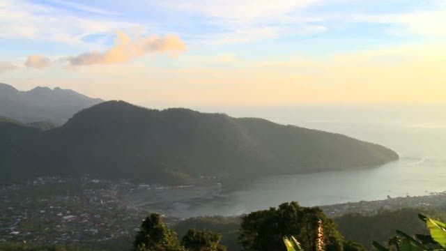 Raja Bataha Santiago, Penentang Belanda dari Sangihe