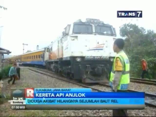 Kereta Api Anjlok akibat Hilangnya Beberapa Baut Rel