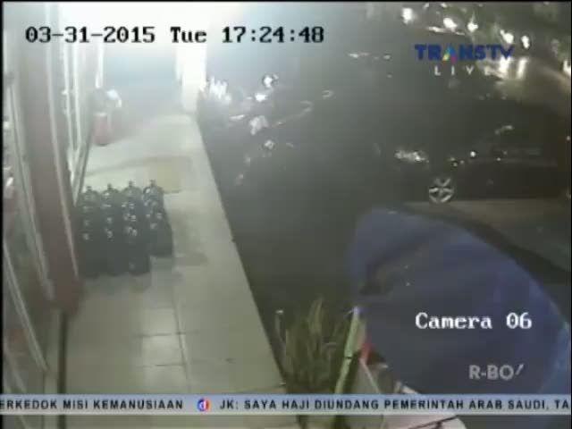 Detik-detik Begal Motor Tembak Mati Orang yang Mengejarnya Terekam CCTV