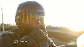 Pakai Helm Ini, Kecanggihannya Serupa yang Dipakai Pilot