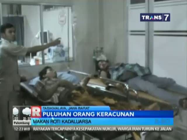 Makan Roti Kadaluarsa, Puluhan Orang Keracunan