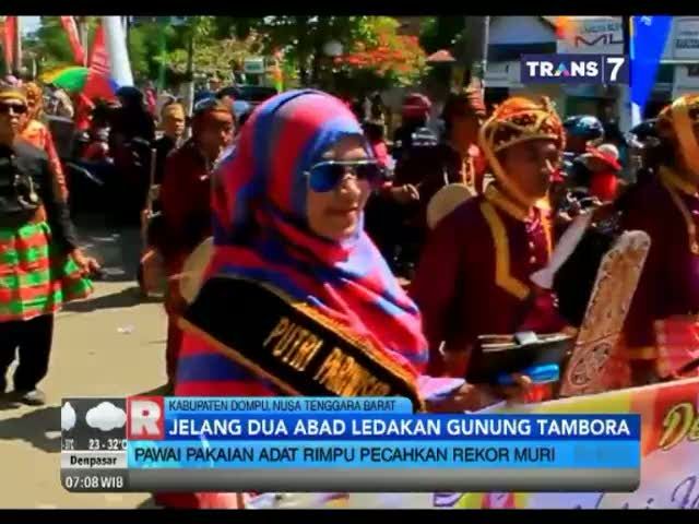 13 Ribu Wanita Pawai Kenakan Pakaian Adat Rimpu Pecahkan Rekor MURI
