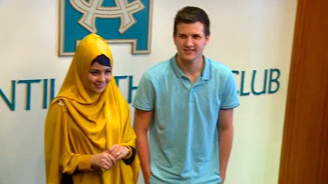 Menikah Dengan Stuart Collin, Risty Tak Undang Mantan Suami