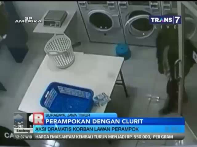 Aksi Dramatis, Korban Perampokan Lawan Pencuri Berclurit