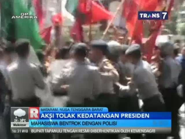 Aksi Tolak Kedatangan Joko Widodo