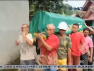 Jenazah Deudeuh Dimakamkan di Depok