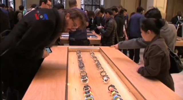 Pesaing Menunggu Gebrakan Apple di Pasar Smart Watch