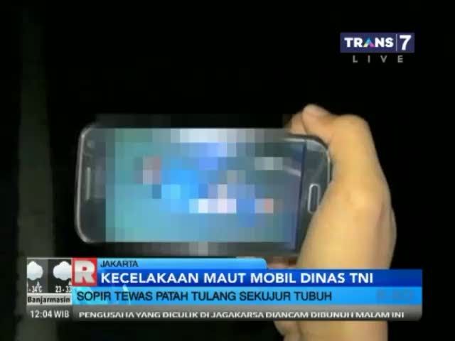 Anggota TNI Tewas Ditabrak Saat Ganti Ban
